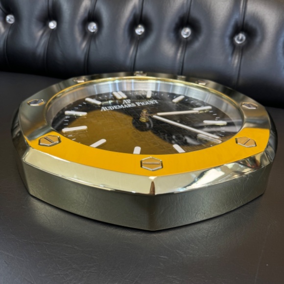 AUDEMARS PIGUET AP Wall Clock gold Bezel Insert And White black Dial - Picture 6 of 7